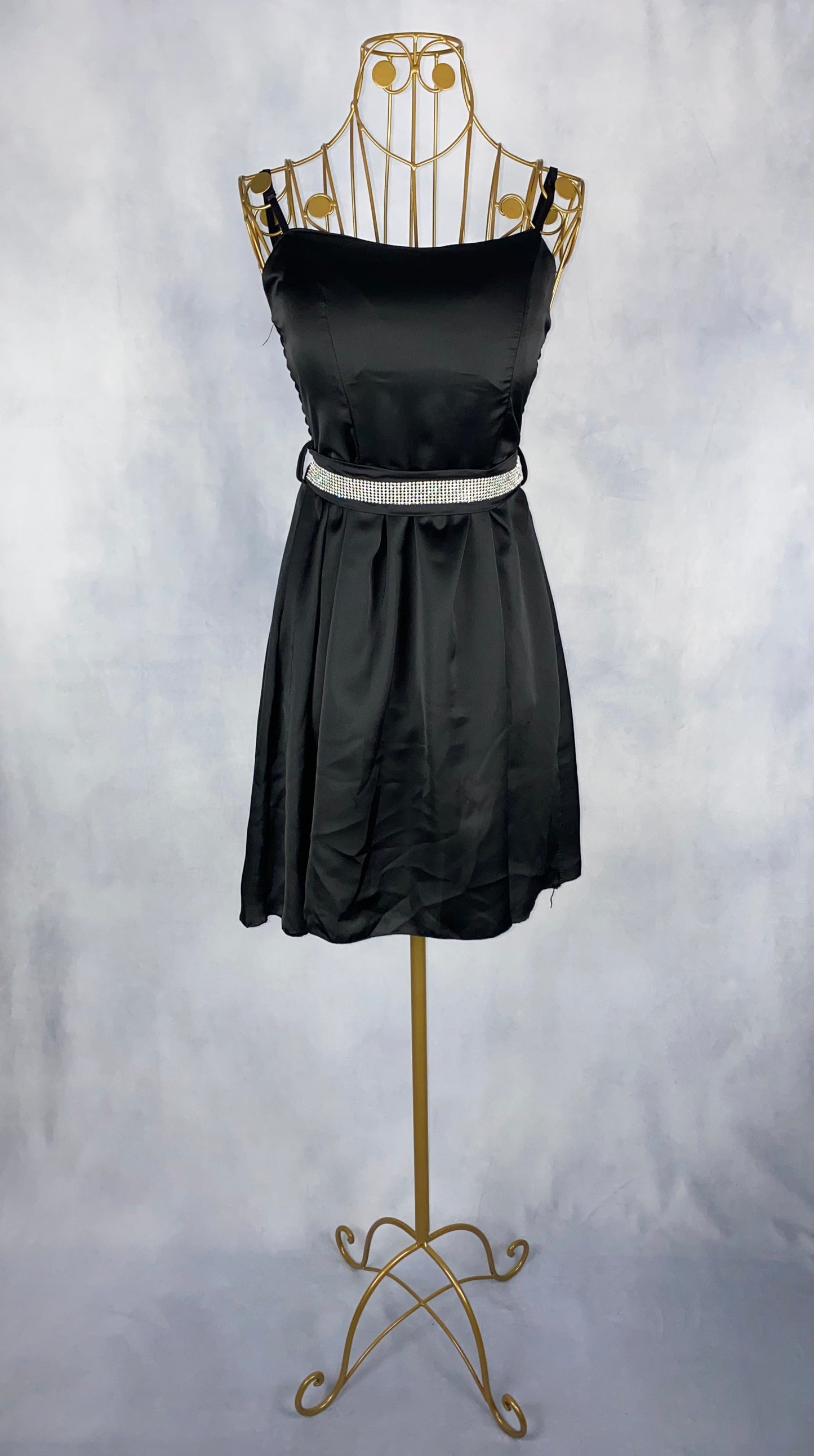 Partykleid mit Gürtel schwarz