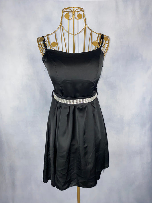 Partykleid mit Gürtel schwarz